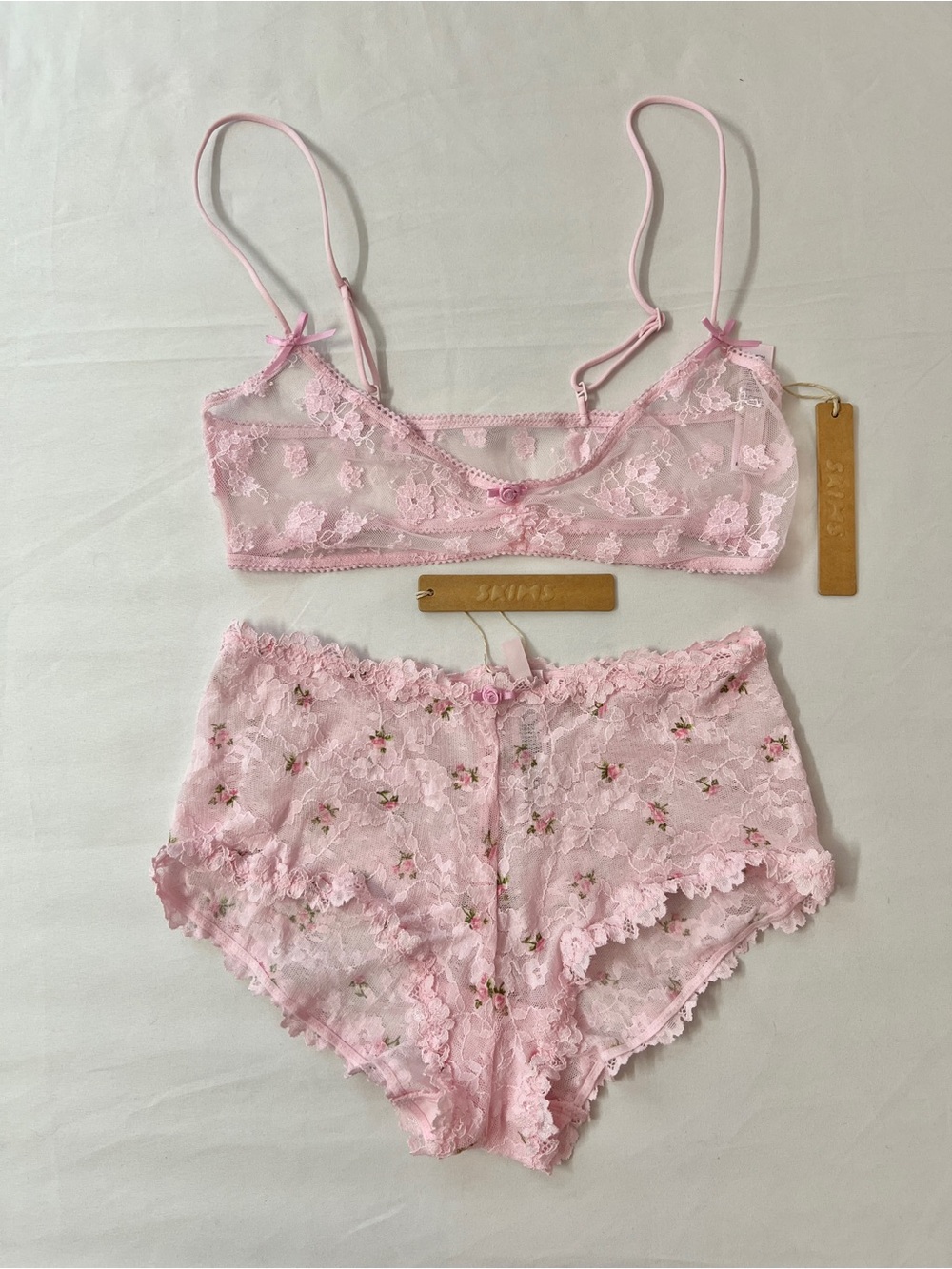 SKIMS Floral Scoop Bralette Bra + Stretch Lace Boyshort Boy Short Set Pink